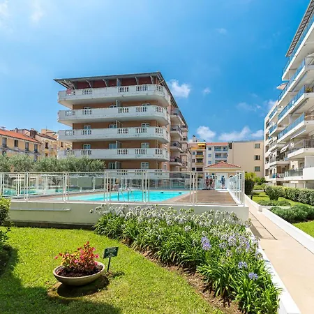 Swimming Pool & Ac 1 Bedroom