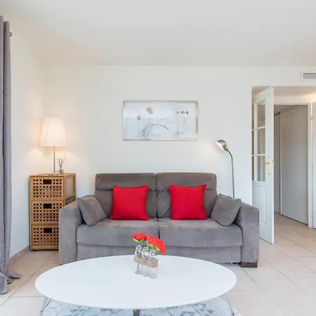 Swimming Pool & Ac 1 Bedroom